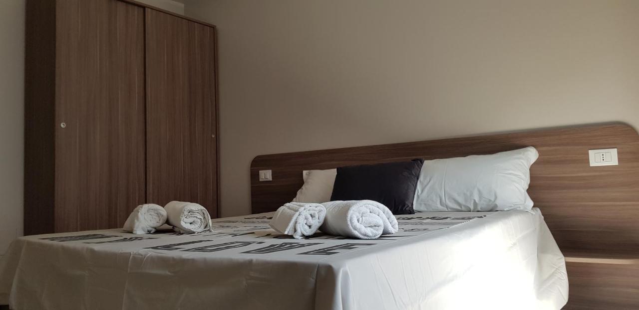Bed and Breakfast Tre Stelle Al Duomo Катания Экстерьер фото